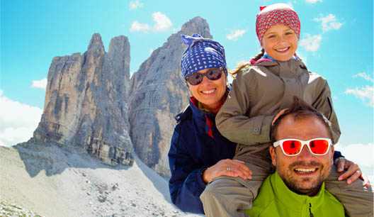 happy-family-hiking-experience